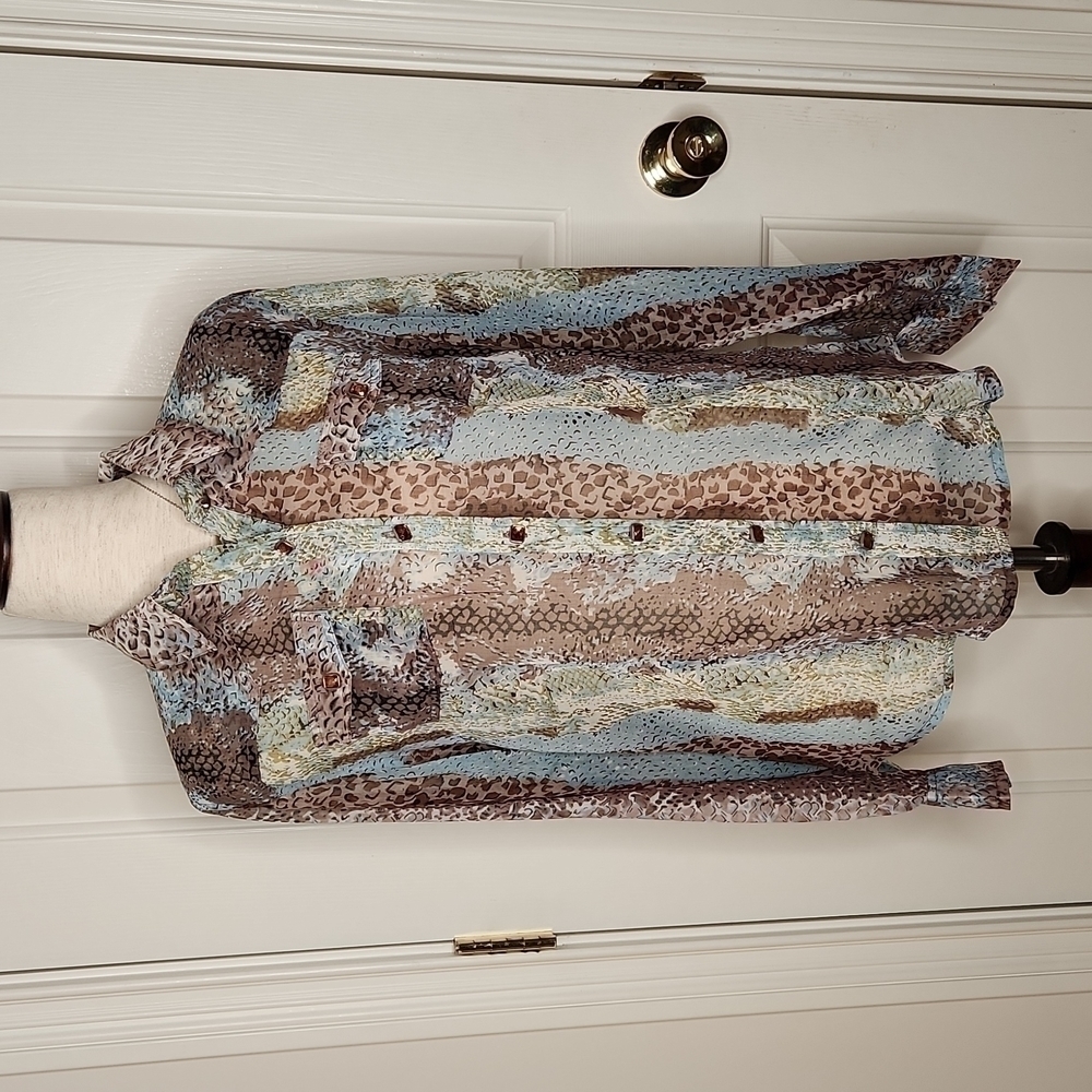 Cumberland Outfitters Sheer Animal Snake Print Shirt S NWOT